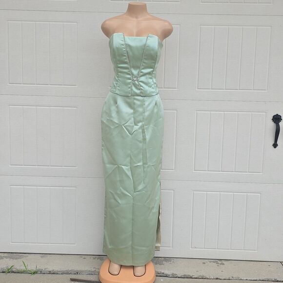 BRAND NEW BARI JAY TWO PIECE GOWN BACK ZIPPER CLOSURE WITH JEWEL STUDDED - Picture 2 of 16